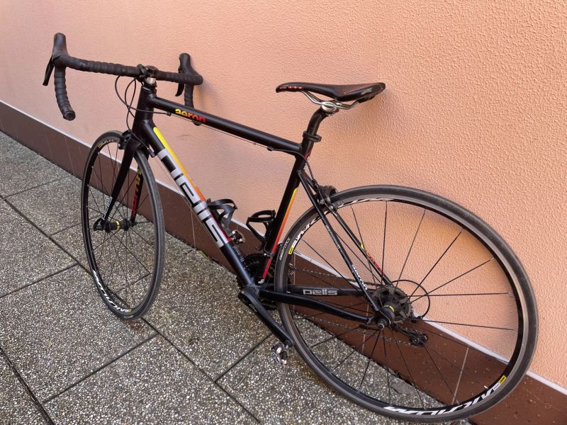 Silniční kolo Pells