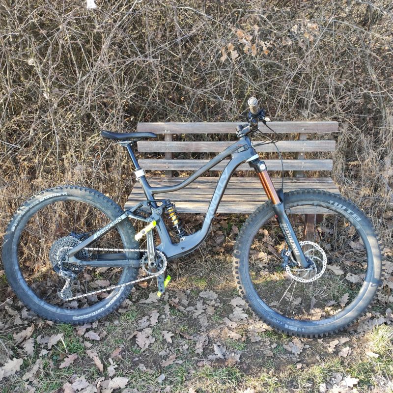 Knolly Warden 4byfour karbonové celoodpružené kolo enduro 