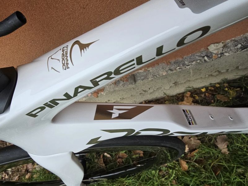 Pinarello dogma F 2025