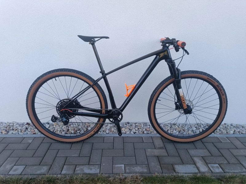 Prodám karbonové horské kolo 29"