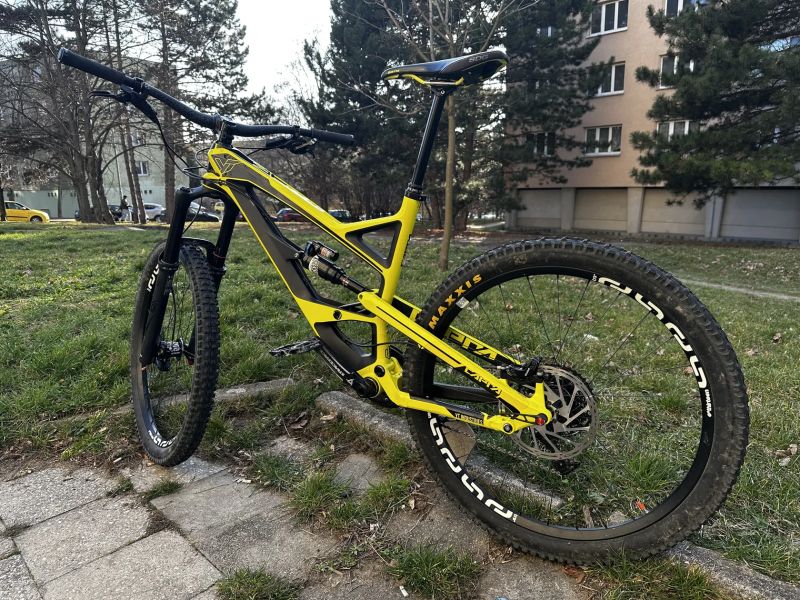 YT Industries Capra cf