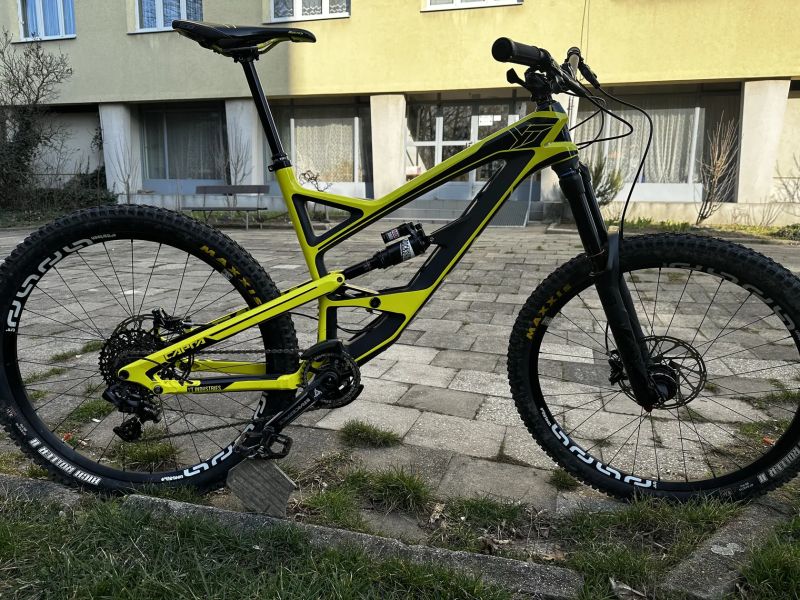 YT Industries Capra cf