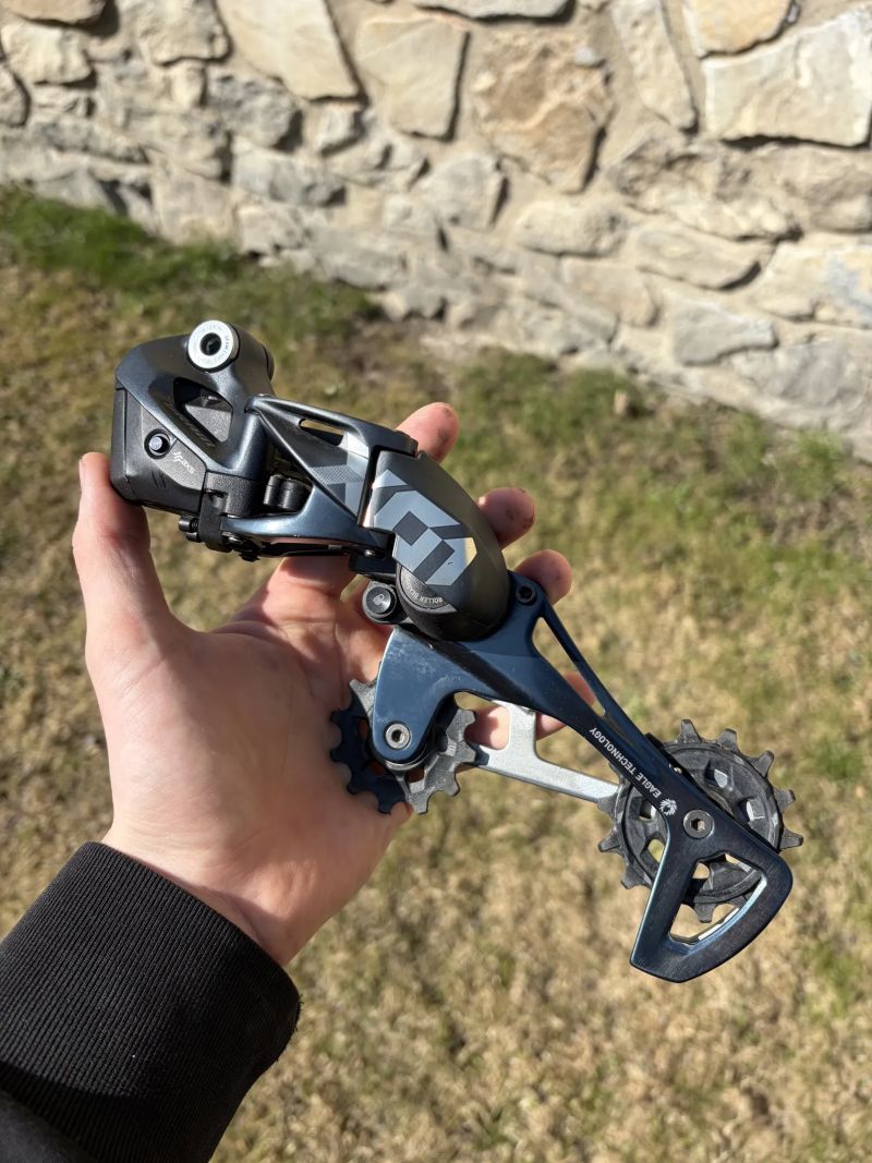Sram X01 hazka, kazeta, řetěz, nabíječka