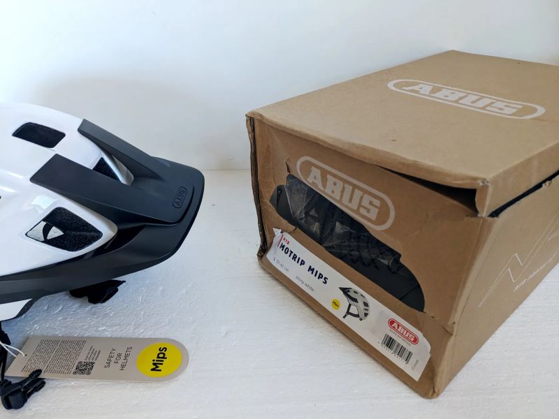 Abus MoTrip MIPS shiny white 57-61cm