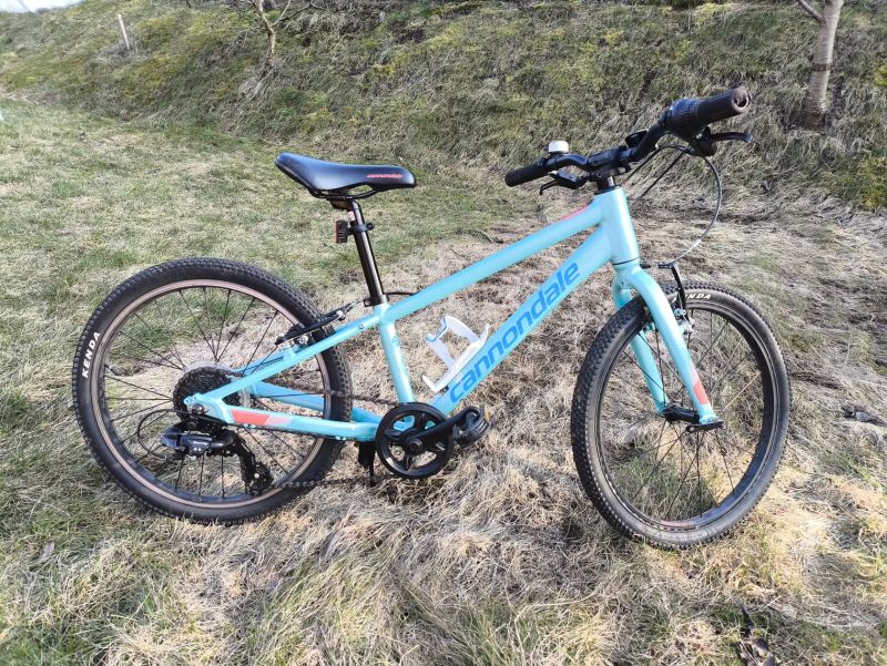 Cannondale Quick 20 – dětské kolo, lehké, 7 rychlostí, tyrkysová