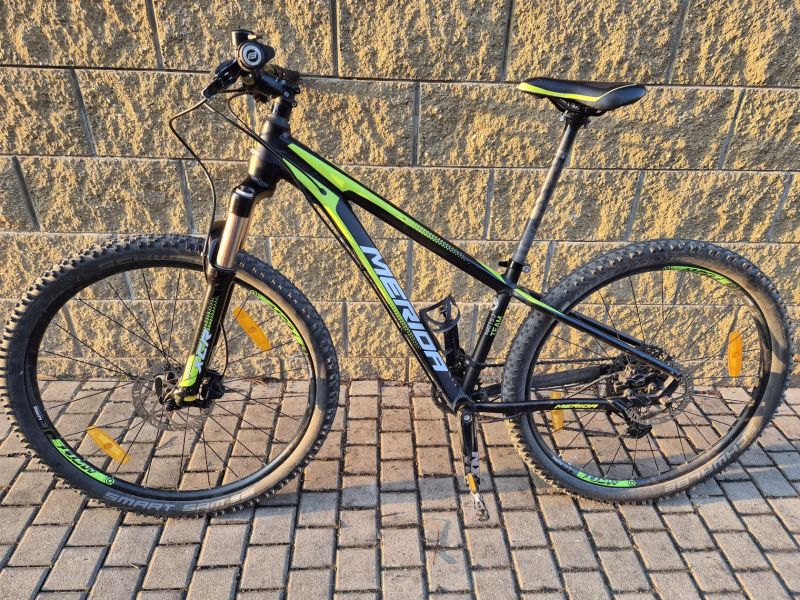 Merida Matts J.Team - závodní juniorské 26" kolo (včetně helmy)