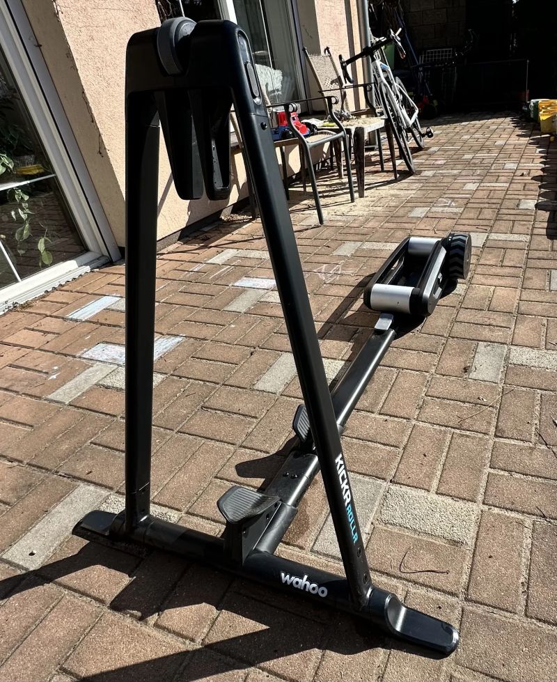 Prodám cyklotrenažer Wahoo KICKR ROLLR