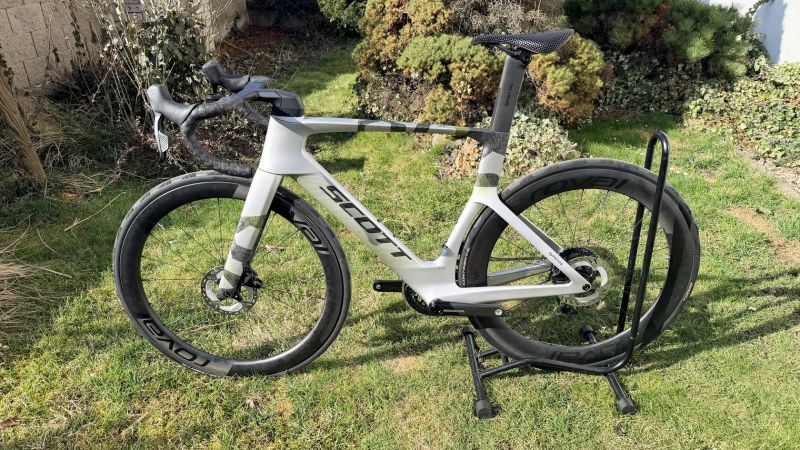 Scott Foil RC, Roval, wattmetr, váha 7,4 kg