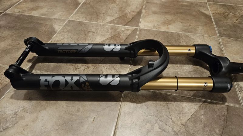 Fox 38 Factory float x2