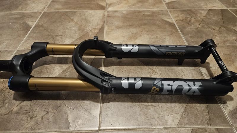 Fox 38 Factory float x2