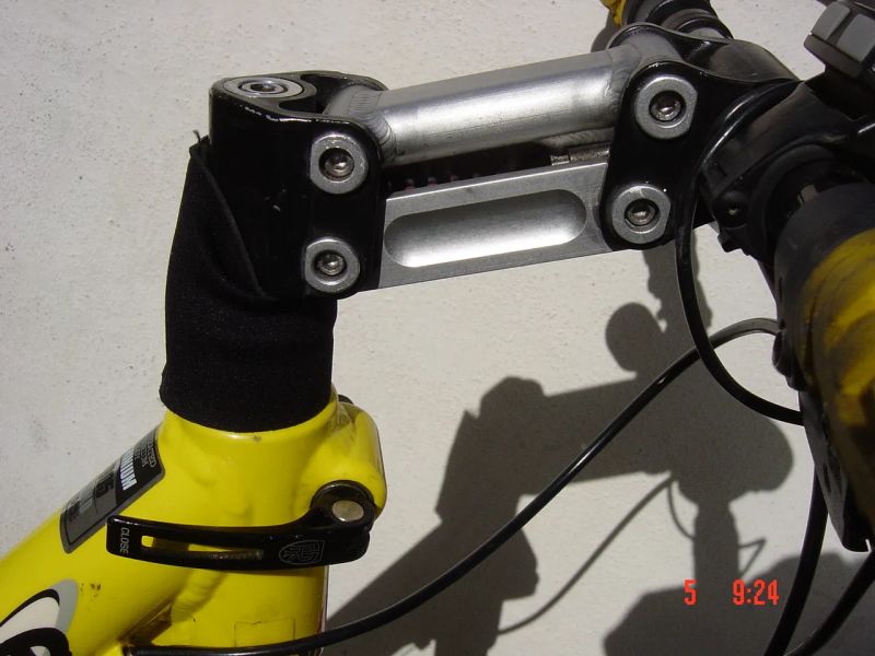 Prodám závodní celoodpruženou koloběžku 