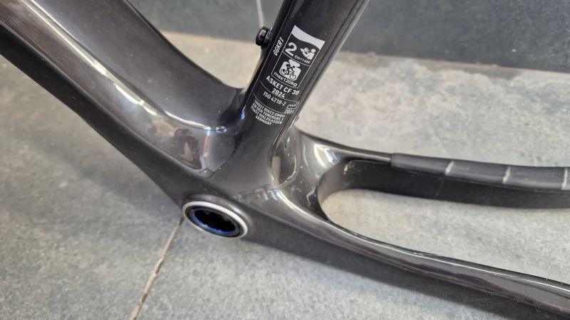 Ghost Asket CF30, vel. XL