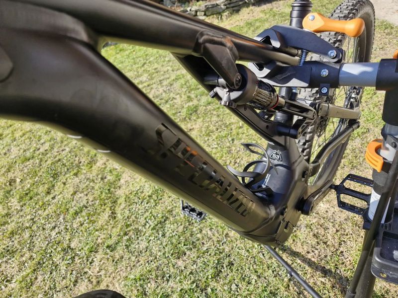 Specialized Turbo Levo, vel.M, najeto 2 736 km