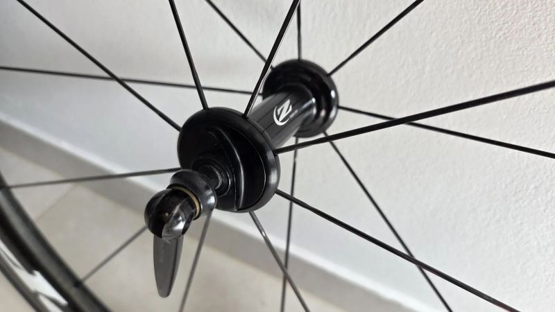 Zapletená kola Zipp 404 + 808