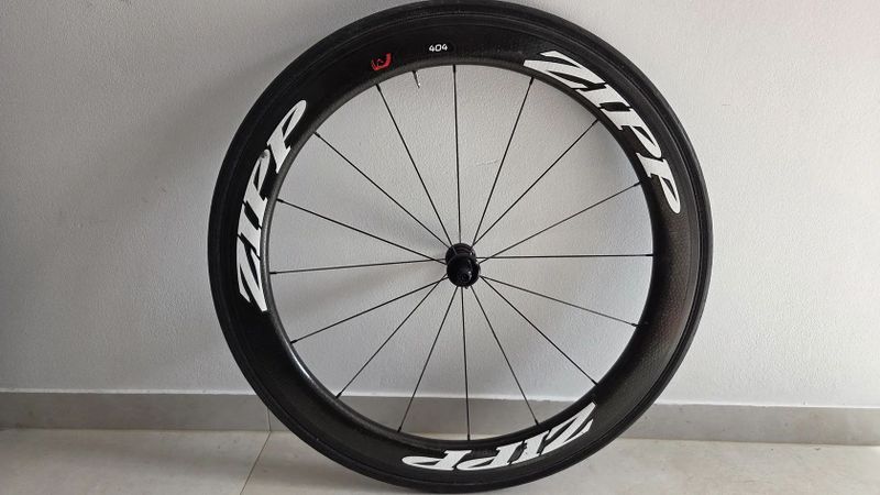 Zapletená kola Zipp 404 + 808