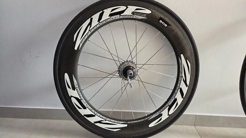 Zapletená kola Zipp 404 + 808
