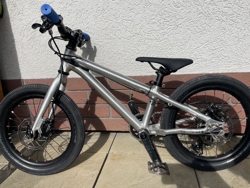 Early Rider Helion 16 s řezením Shimano