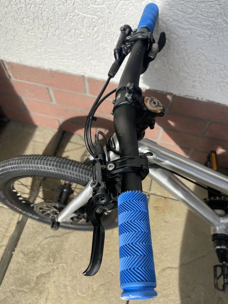 Early Rider Helion 16 s řezením Shimano