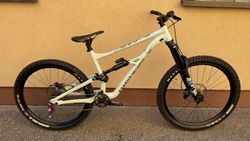 Specialized Specialized Status FR build. TOP STAV!