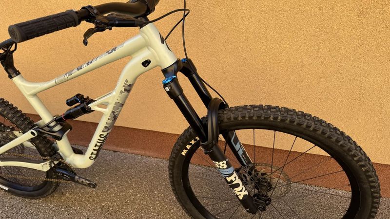 Specialized Specialized Status FR build. TOP STAV!