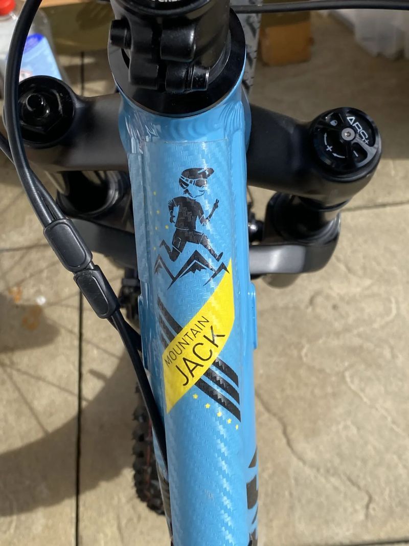 Commencal Clash 20 a Naloo Mountain Jack20, top dětská celopéra