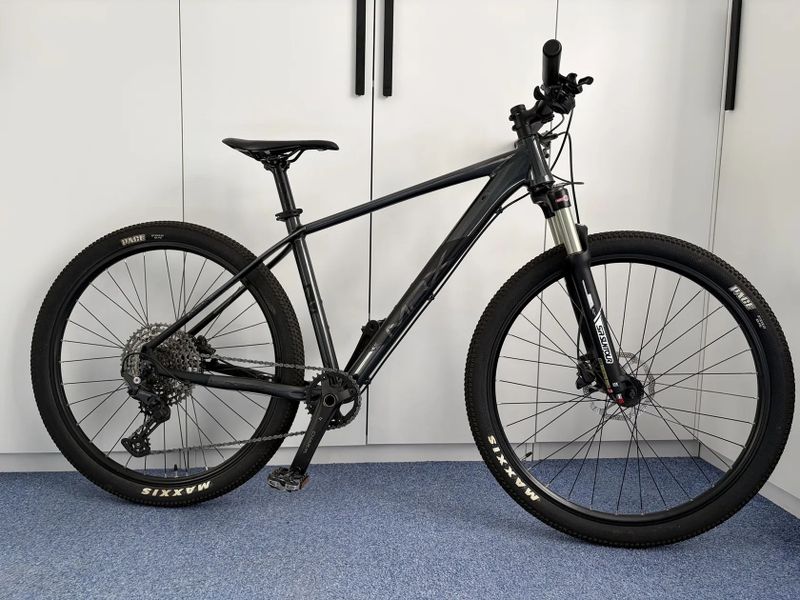 MRX 27,5" (17,5") - Shimano Deore - vzduch Raidon 