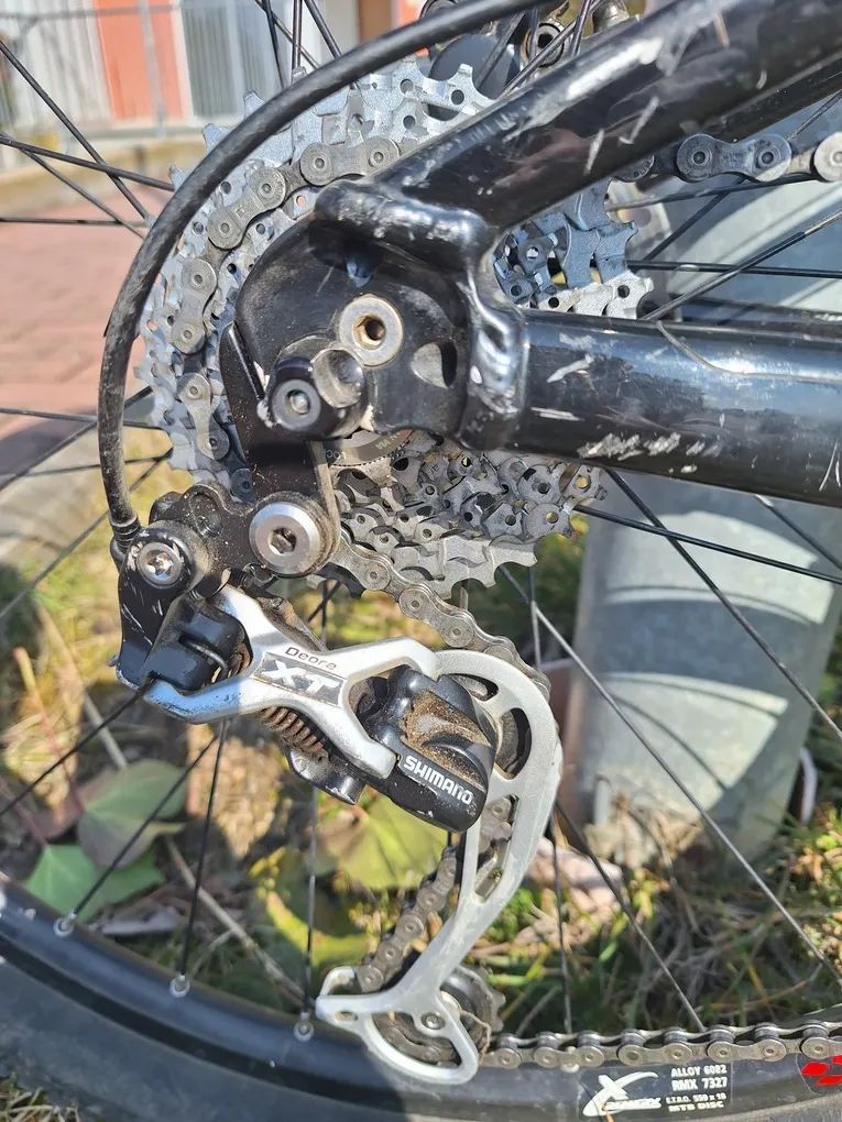 Pohodlné celoodpružené horské kolo pro nižší postavy Giant Anthem X2