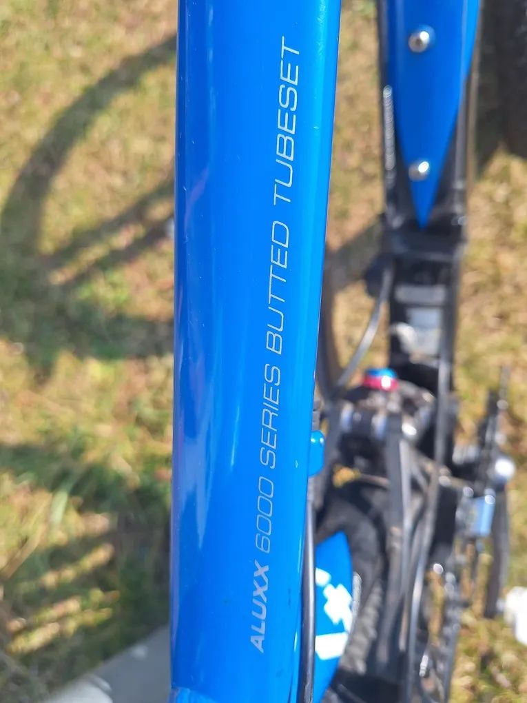 Pohodlné celoodpružené horské kolo pro nižší postavy Giant Anthem X2