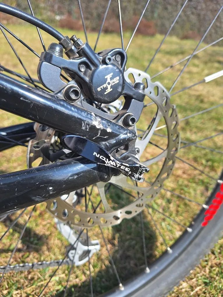 Pohodlné celoodpružené horské kolo pro nižší postavy Giant Anthem X2