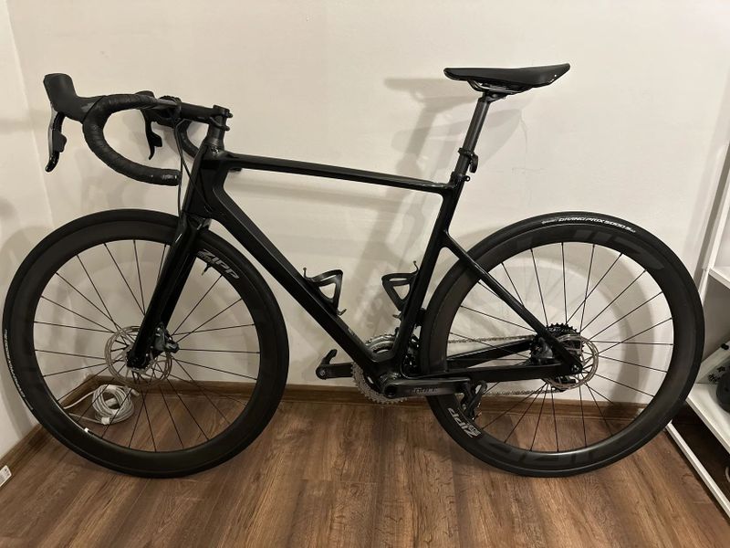 Van Rysel EDR CF Disc | SRAM Force AXS | Zipp 303 S | Quarq Powermete