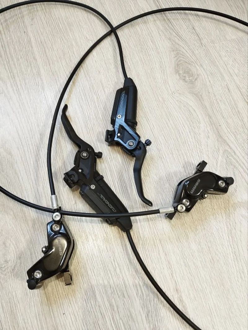 Brzdy Sram Code Stealth Silver