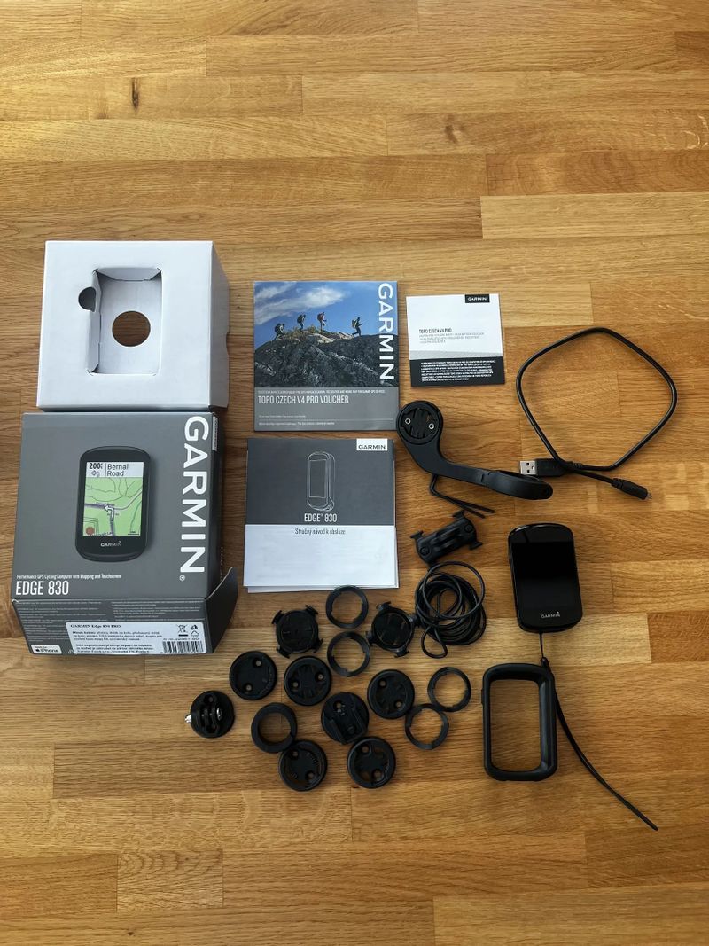 Garmin Edge 830 + TOPO Czech PRO + držáky + krabice | TOP stav
