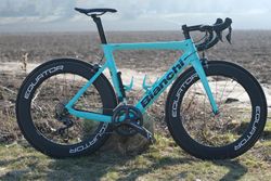 Bianchi Aria velikost 55 + karbonová kola + Garmin Edge