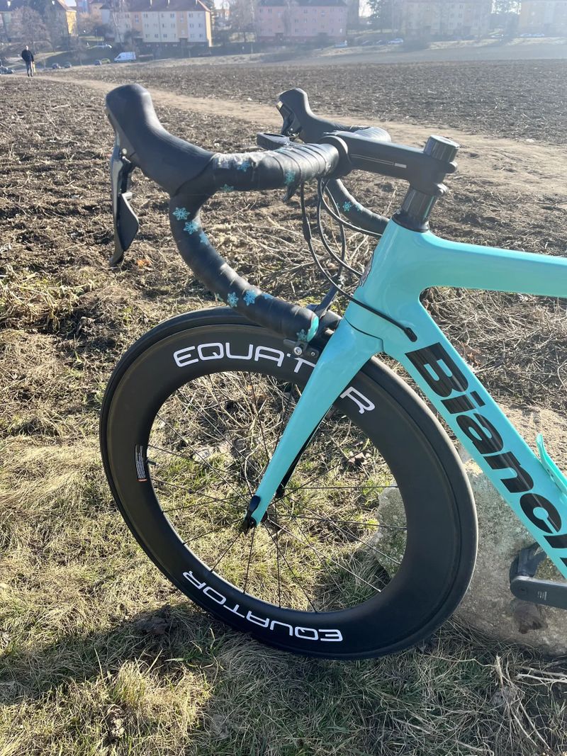 Bianchi Aria velikost 55 + karbonová kola + Garmin Edge