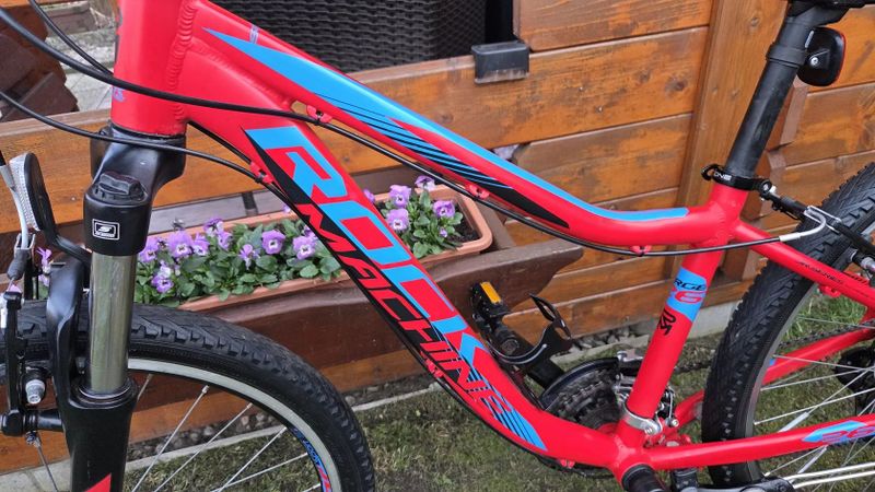 Dětské horské kolo 26" Rock Machine Surge v. XS 145-162cm jako NOVÉ nevyužité.