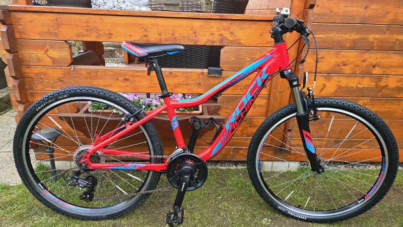 Dětské horské kolo 26" Rock Machine Surge v. XS 145-162cm jako NOVÉ nevyužité.