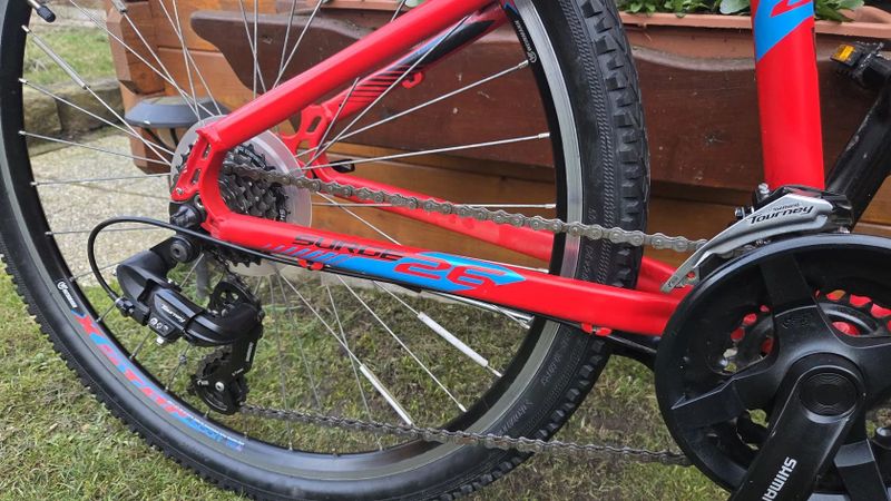 Dětské horské kolo 26" Rock Machine Surge v. XS 145-162cm jako NOVÉ nevyužité.