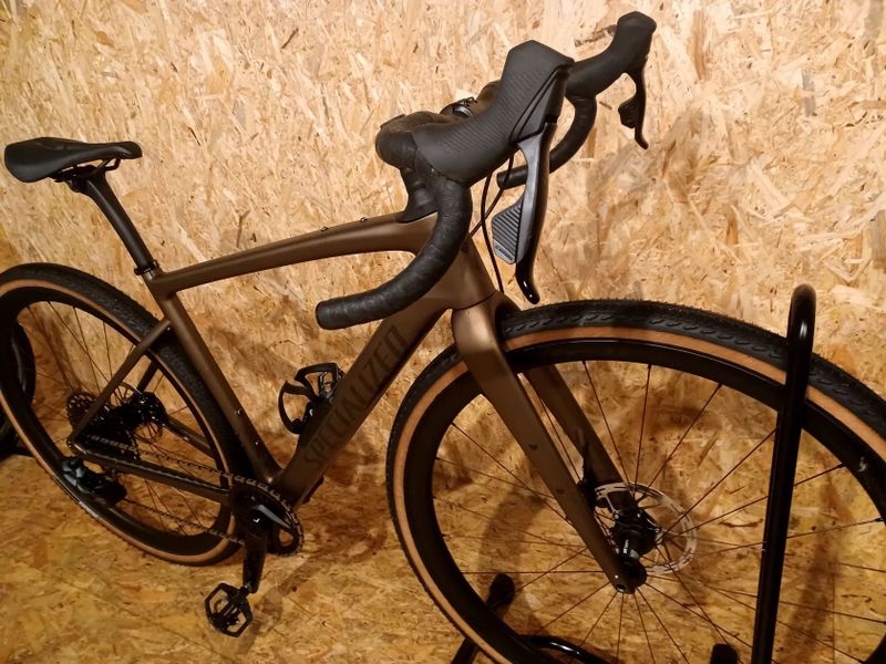 Gravel kolo Specialized Diverge Expert Carbon - 2025 SRAM Rival eTap AXS/GX EAGLE AXS, velikost 54