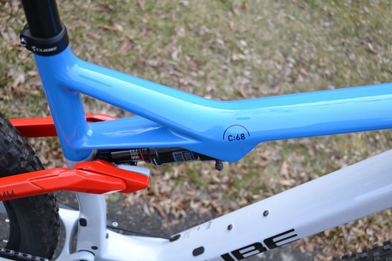 Cube AMS 100 C:68 Race Carbon 29 (L) Top stav