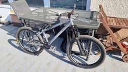 Dirt kolo Flow Drift