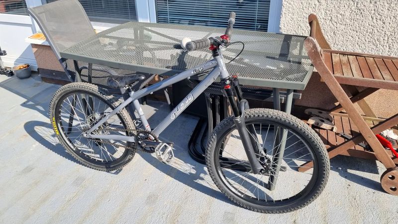 Dirt kolo Flow Drift