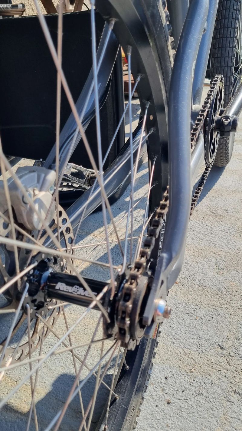 Dirt kolo Flow Drift