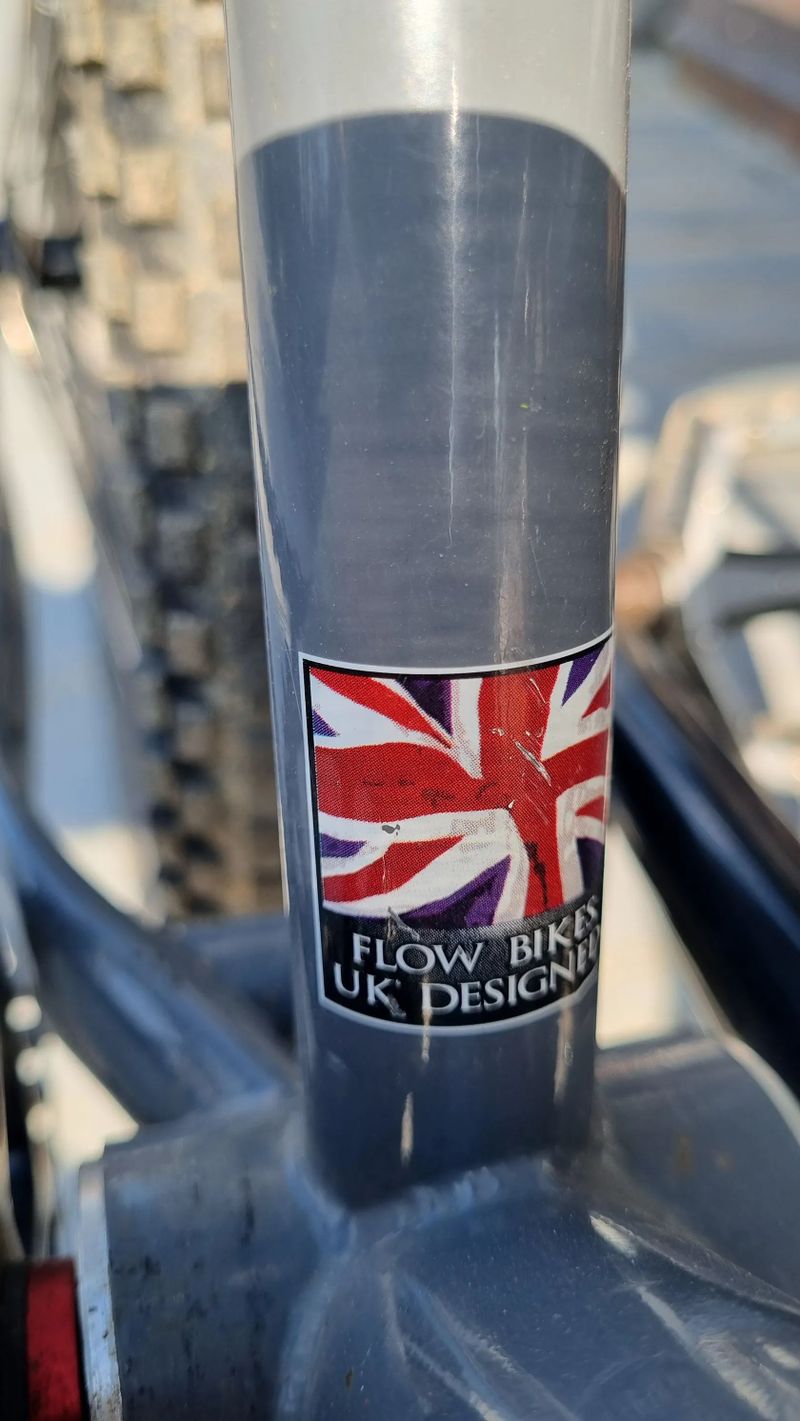 Dirt kolo Flow Drift