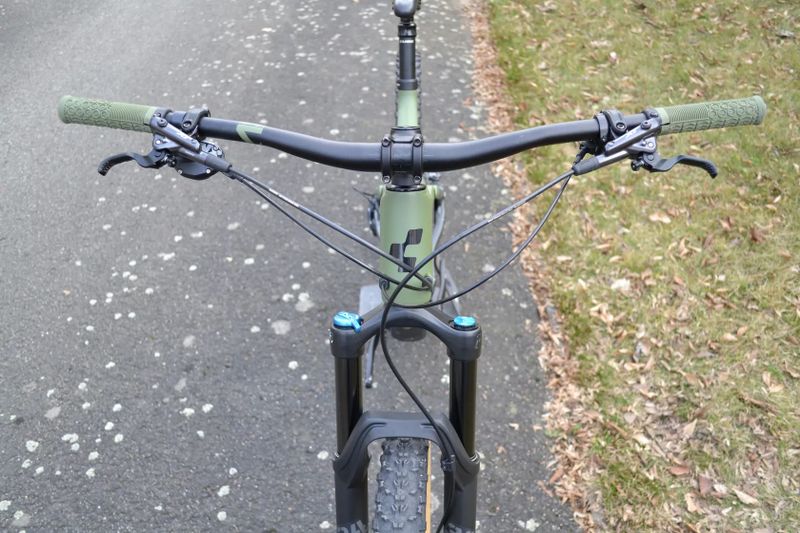 Cube Stereo 120 HPC TM 29 2022 flashgrey´n´olive (XL) Top stav