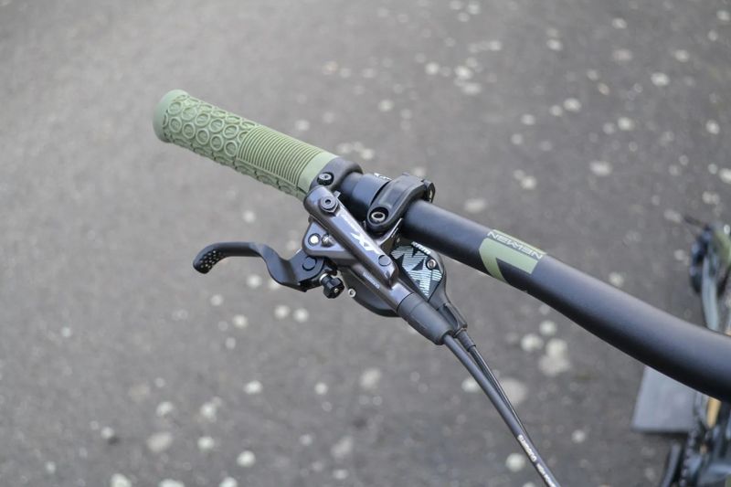 Cube Stereo 120 HPC TM 29 2022 flashgrey´n´olive (XL) Top stav