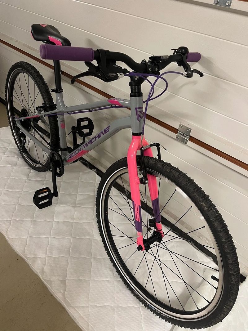 Nepoužité dětské kolo Rock Machine Thunder 26 VB 