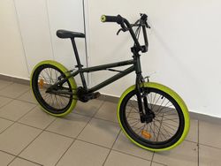 Btwin BMX 20 Wipe 500 TOP STAV najeto 300 km max, nové 6000 Kč