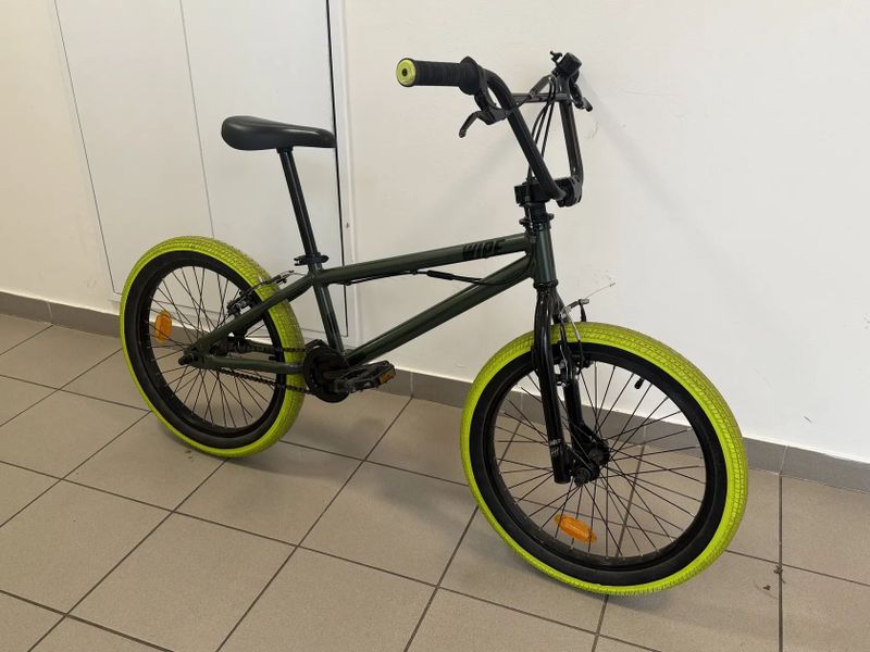 Btwin BMX 20 Wipe 500 TOP STAV najeto 300 km max, nové 6000 Kč