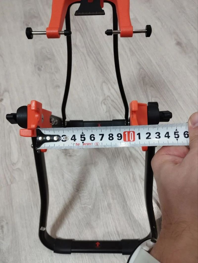 Centrovací stojan pro kola 29″ na osu Quick Release