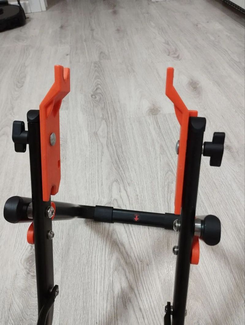 Centrovací stojan pro kola 29″ na osu Quick Release